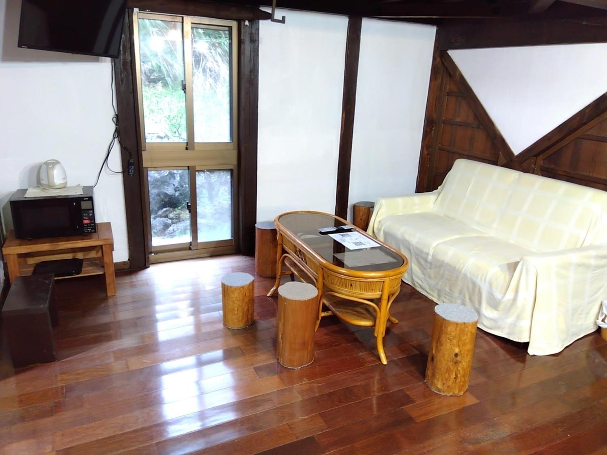 Ｐｅｎｓｉｏｎ　Ｓｈｉｍａｋａｚｅ Hotel Motobu Eksteriør billede